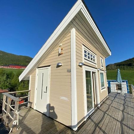 Aure  Minihus Med Drommeutsikt Til Sunnmorsalpene 아파트 외부 사진