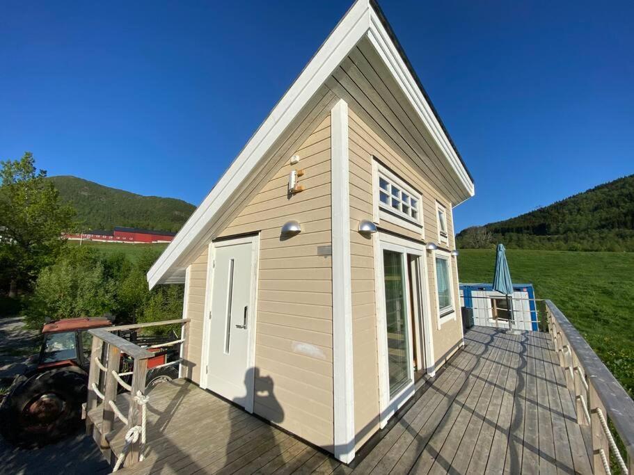 Aure  Minihus Med Drommeutsikt Til Sunnmorsalpene 아파트 외부 사진