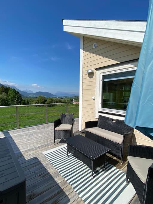 Aure  Minihus Med Drommeutsikt Til Sunnmorsalpene 아파트 외부 사진