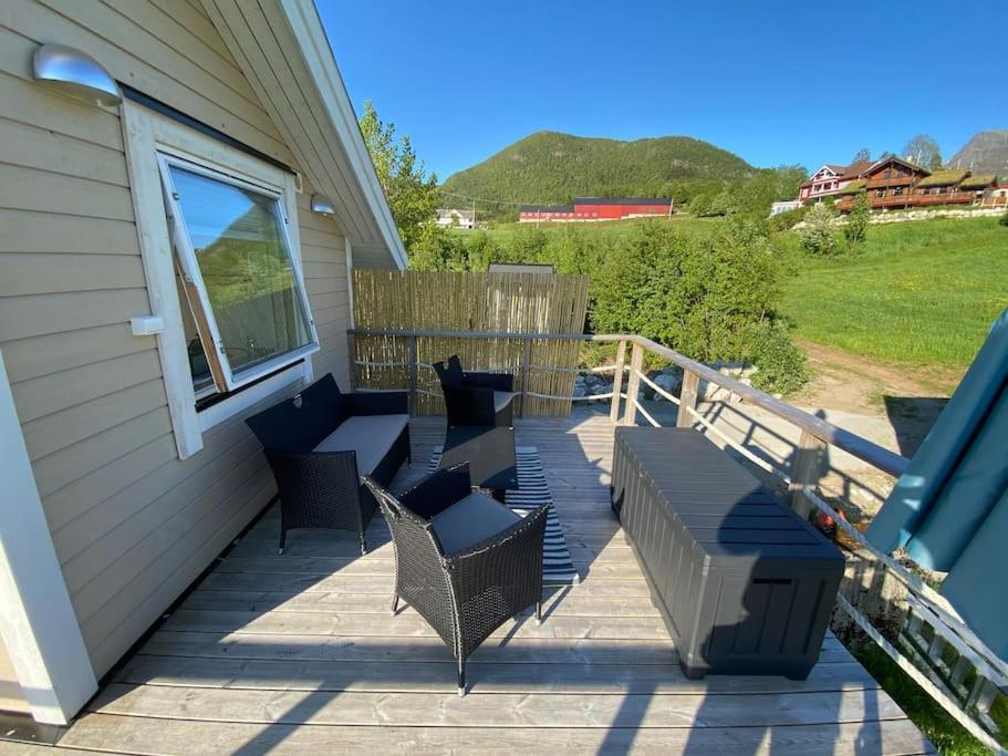 Aure  Minihus Med Drommeutsikt Til Sunnmorsalpene 아파트 외부 사진