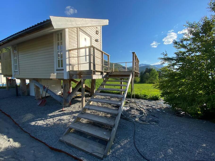 Aure  Minihus Med Drommeutsikt Til Sunnmorsalpene 아파트 외부 사진