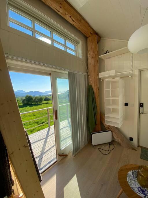 Aure  Minihus Med Drommeutsikt Til Sunnmorsalpene 아파트 외부 사진