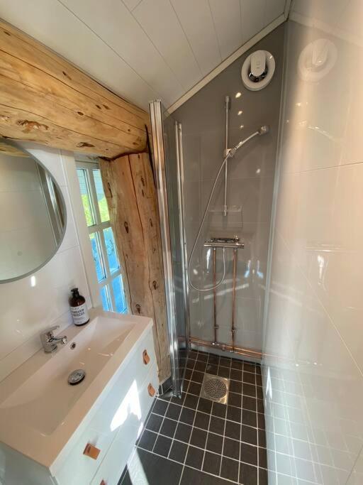 Aure  Minihus Med Drommeutsikt Til Sunnmorsalpene 아파트 외부 사진